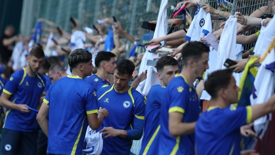Emotivno na Grbavici: Reprezentativci BiH ispraćeni na Svjetsko prvenstvo!